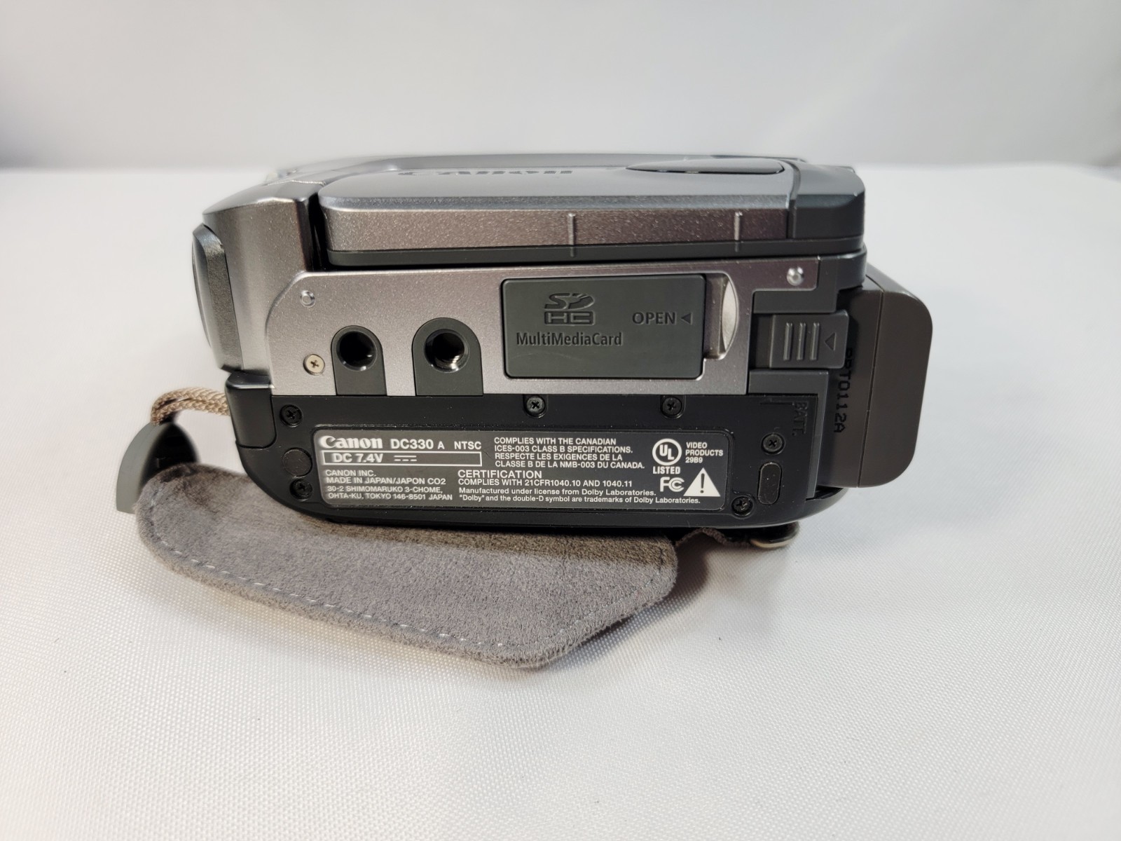 Canon DC330 DVD Camcorder with 37x Optical Zoom, Bundle
