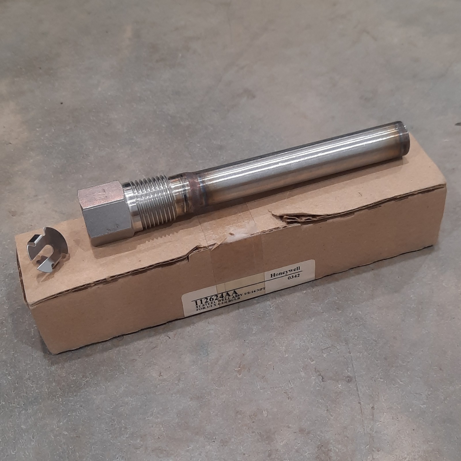 Honeywell 112624AA Stainless Steel Well Assembly 1/2-14 NPT For 1/2"x4 1/4" Bulb