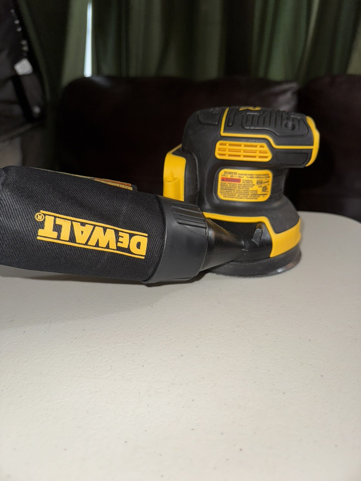 New DEWALT DCW210B 20V MAX XR Li-Ion Brushless Cordless 5" Random Orbit Sander