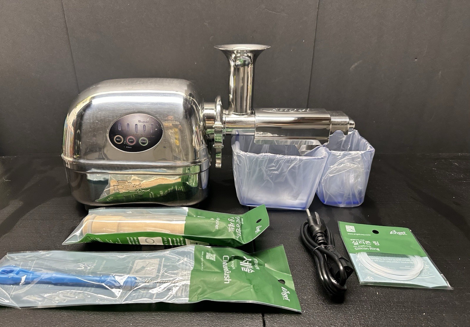 Super Angel Juicer 5500 Stainless Steel Twin Gear + New Parts Tested