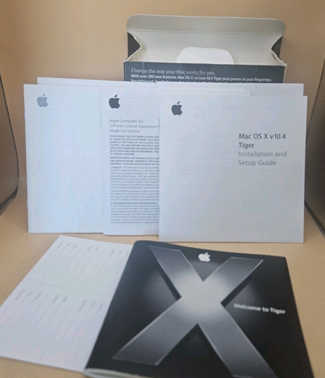 Boxed Apple Mac OS X 10.4 Tiger (MA453Z/A)