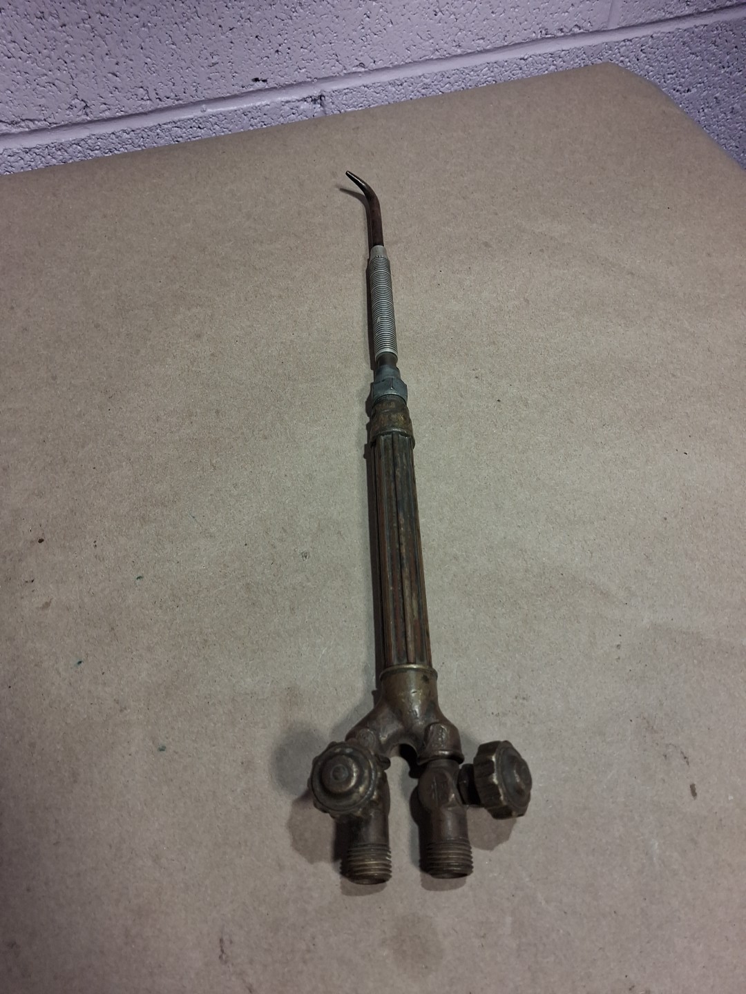 Victor J100C Cutting Welding Brazing Torch Handle W/ Unknown Brazing tip
