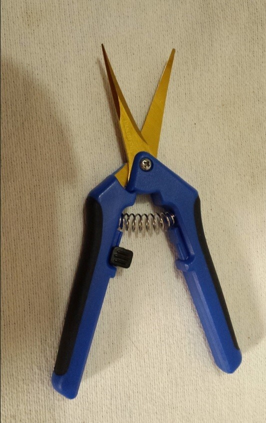 Precision Curved Blade Pruners Cutters Blue Anti-Slip Handles Stainless Steel