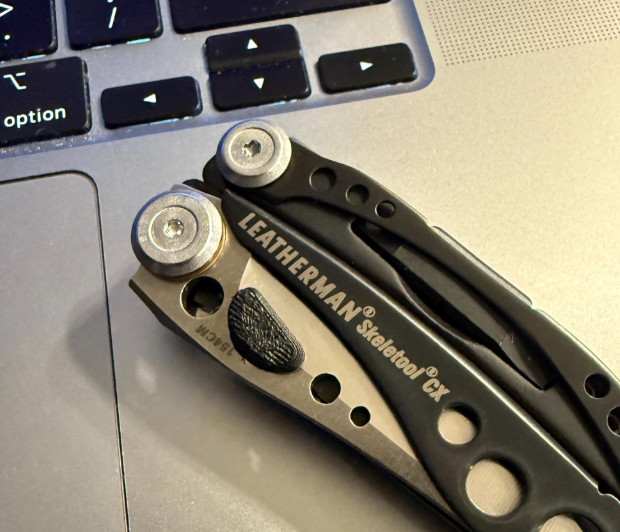 Leatherman Skeletool Thumb Stud + Impact Head Upgrade