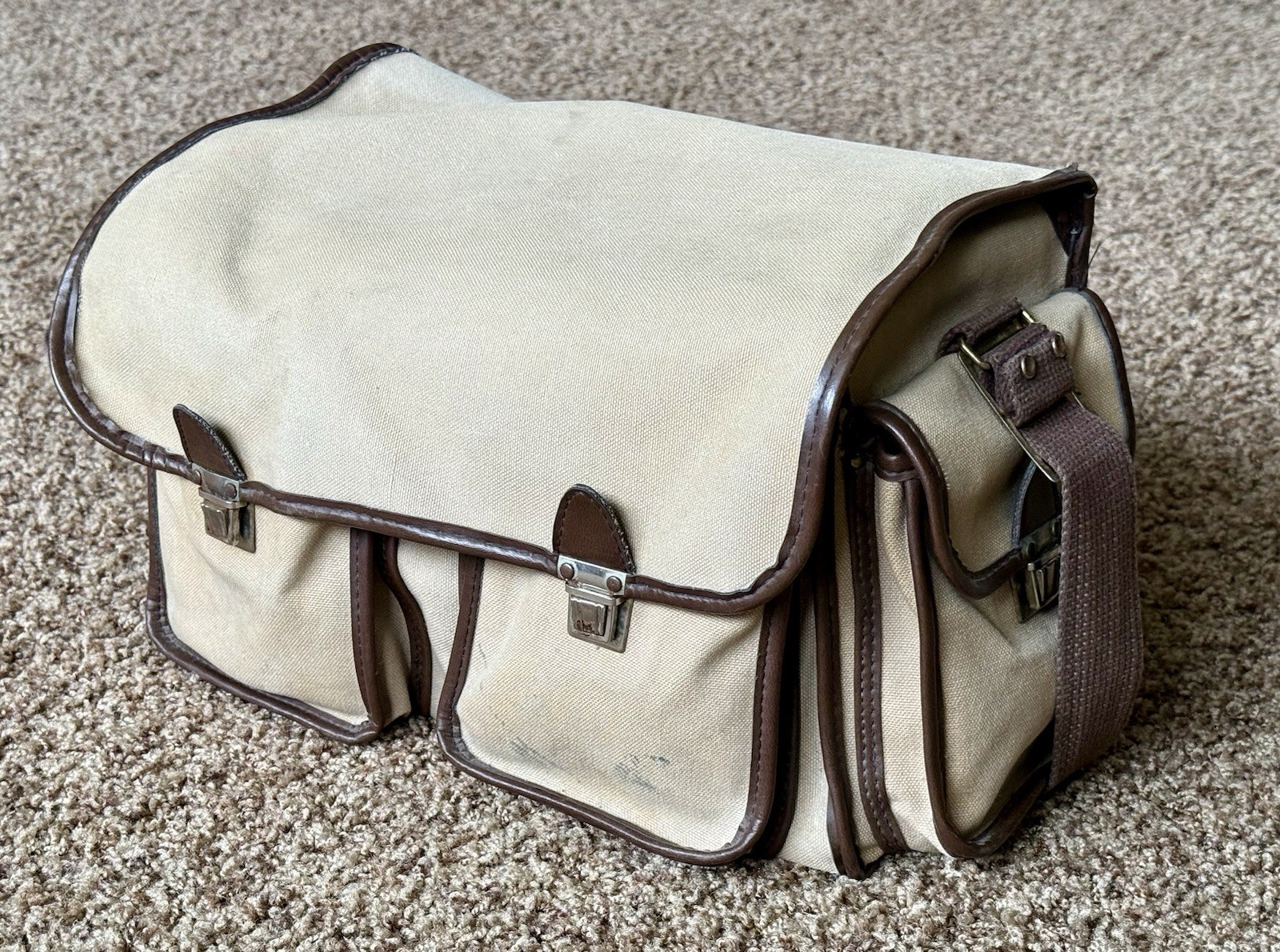 Vintage '70s Camera Bag Tan Canvas Belt Bag or Crossbody with Strap