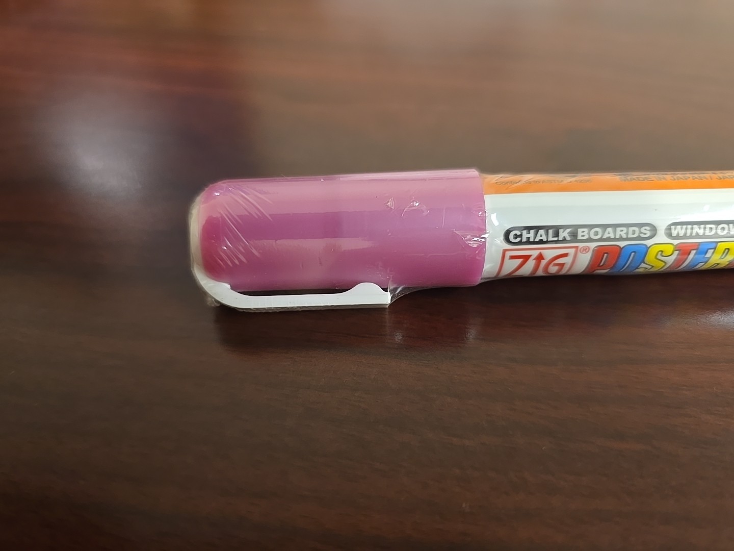 New ZIG Posterman Waterproof 2mm Medium Tip Marker - Metallic Pink