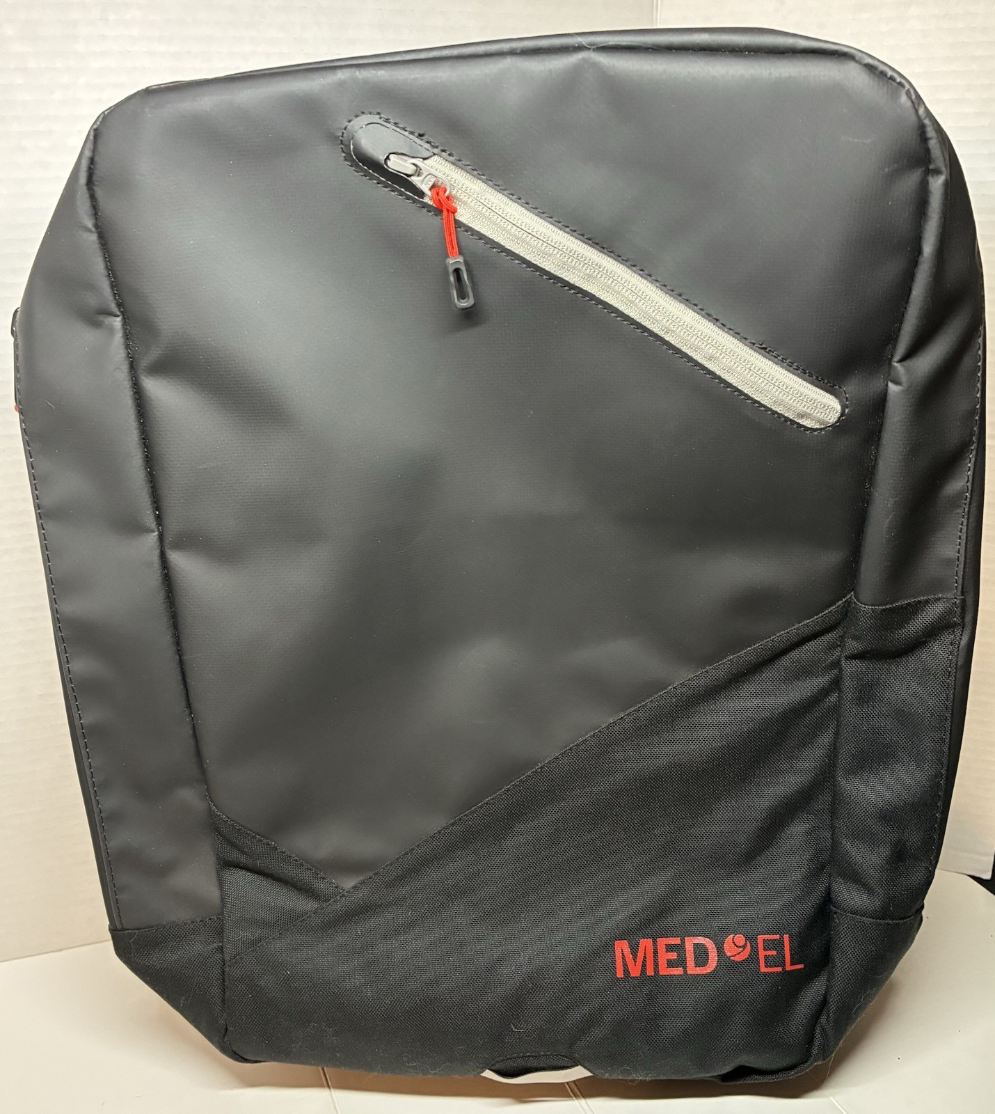 Backpack NWOT Kohla Restless 25L Black Multimedia Retractable Straps Side Handle