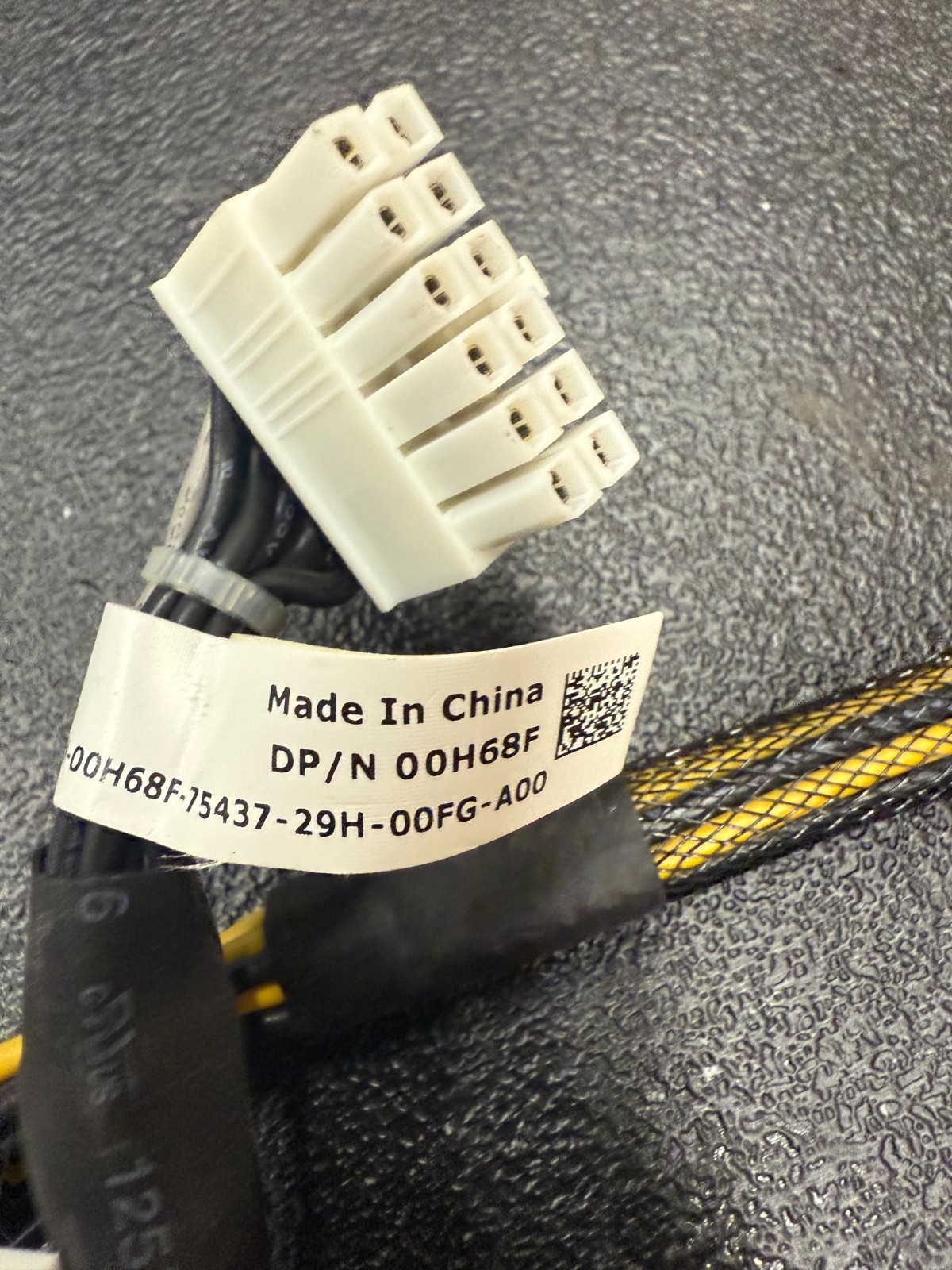 Dell (00H68F) Backplane Power Cable 12 Pin For T620
