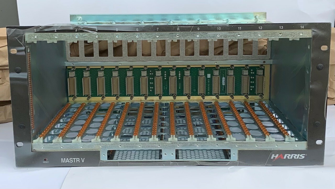 Harris EA-555002-001 MASTR V Multi-Channel Base Station Shelf 14-Slot Assembly