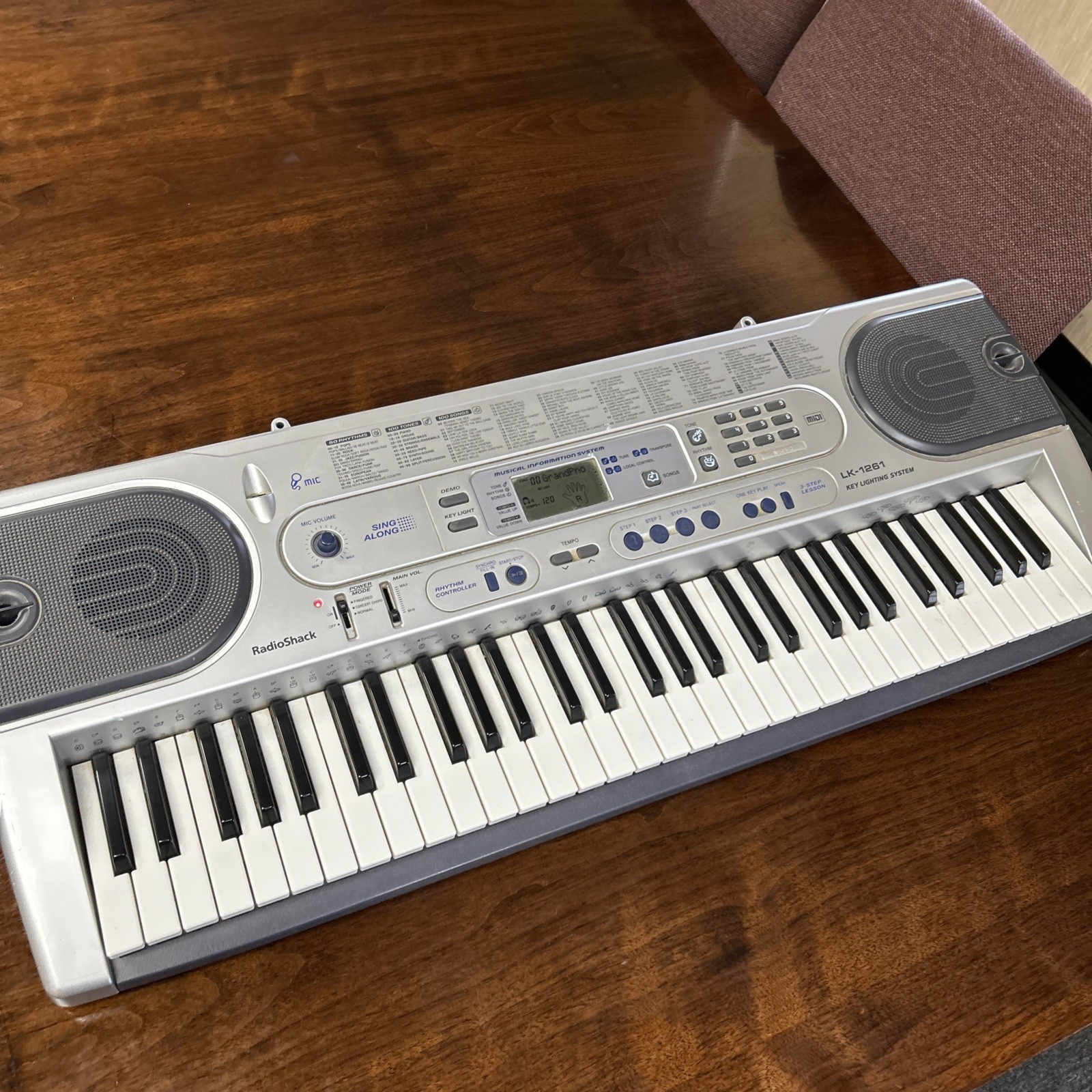 RadioShack LK-1261 61-Key Lighted Digital Keyboard Piano Tested Works Great EUC