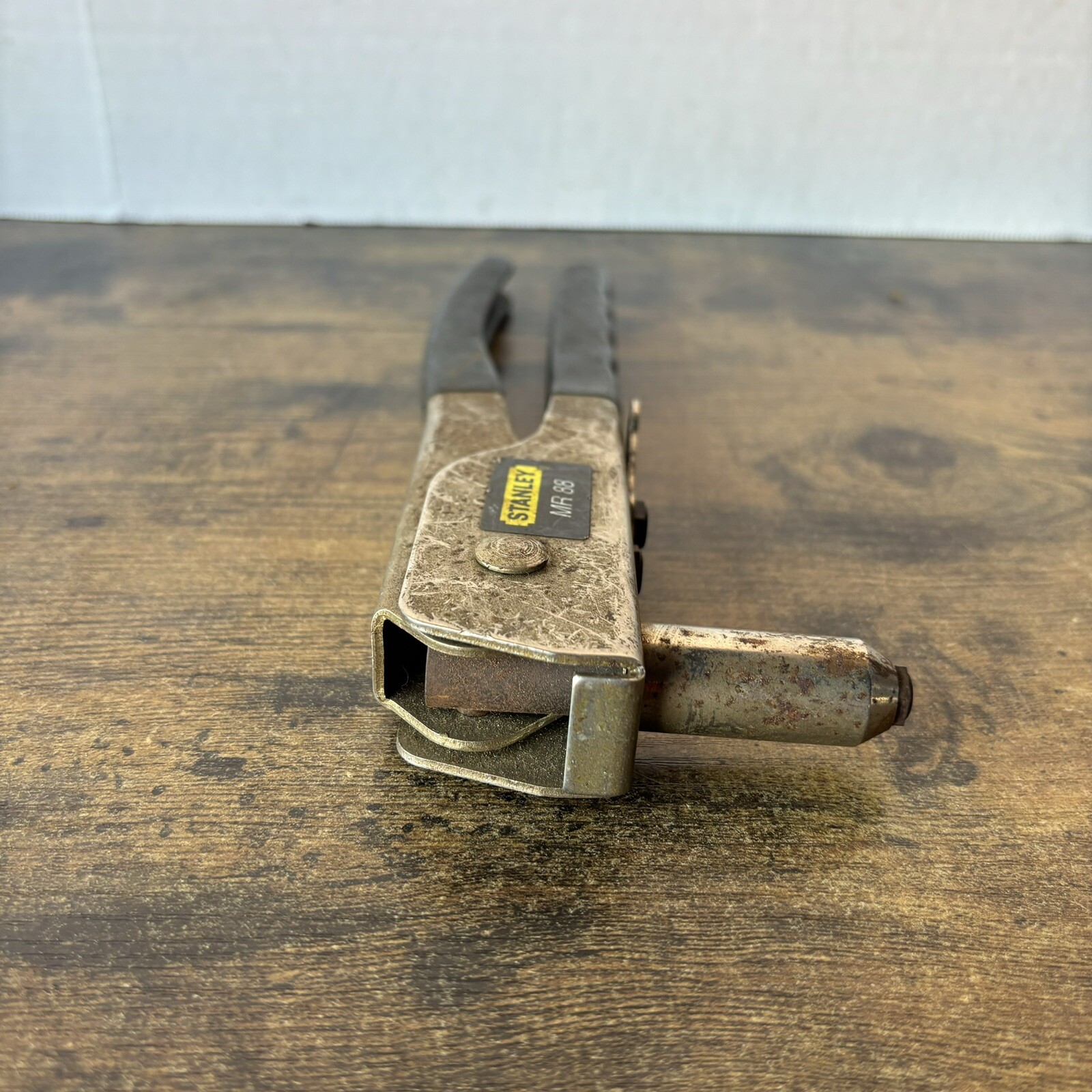 Stanley Tools USA Heavy Duty Riveter MR-88