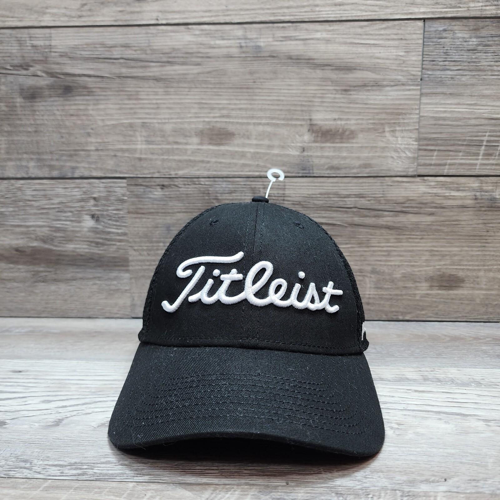 Titleist Pro V1 Golf Sports Cap Hat Adult Mens Fitted Size M-L Trucker Meshback
