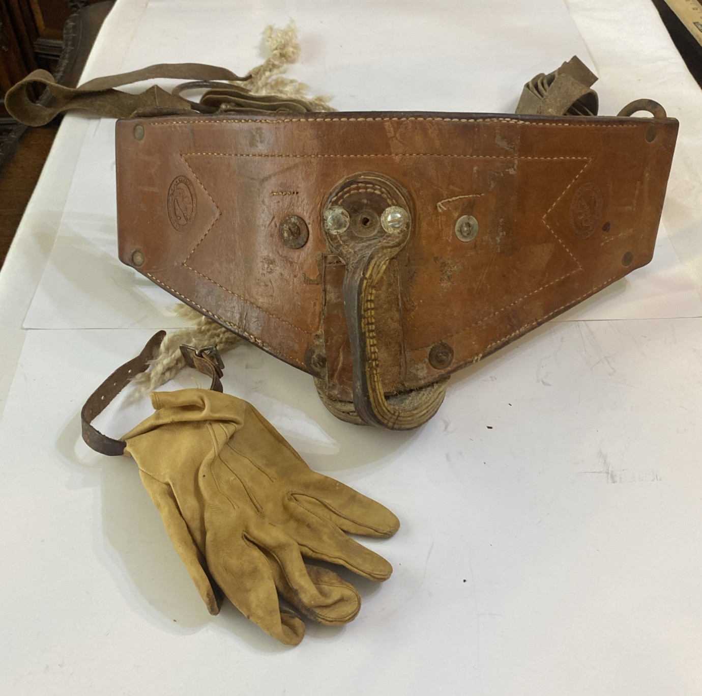 Vintage JIM HOUSTON Bareback Bronc Rigging Leather Saddle Awesome Piece Stamped