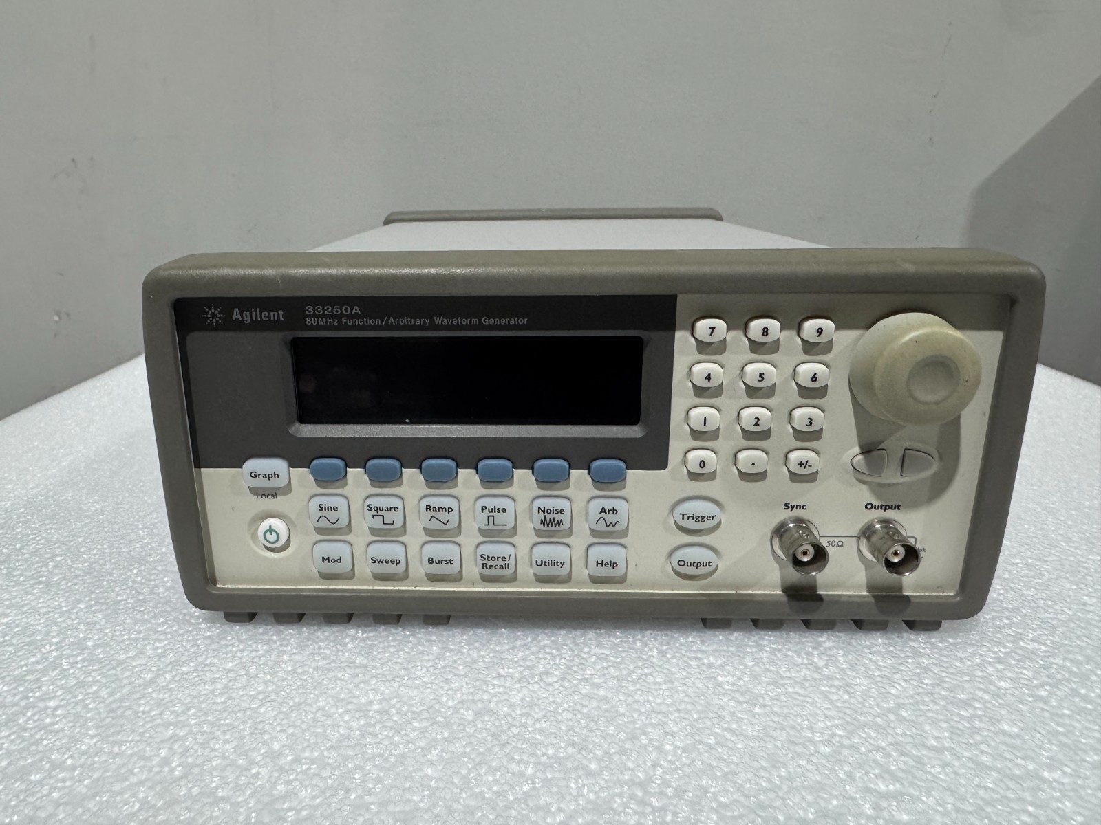 Agilent 33250A Function / Arbitrary Waveform Generator, 80 MHz