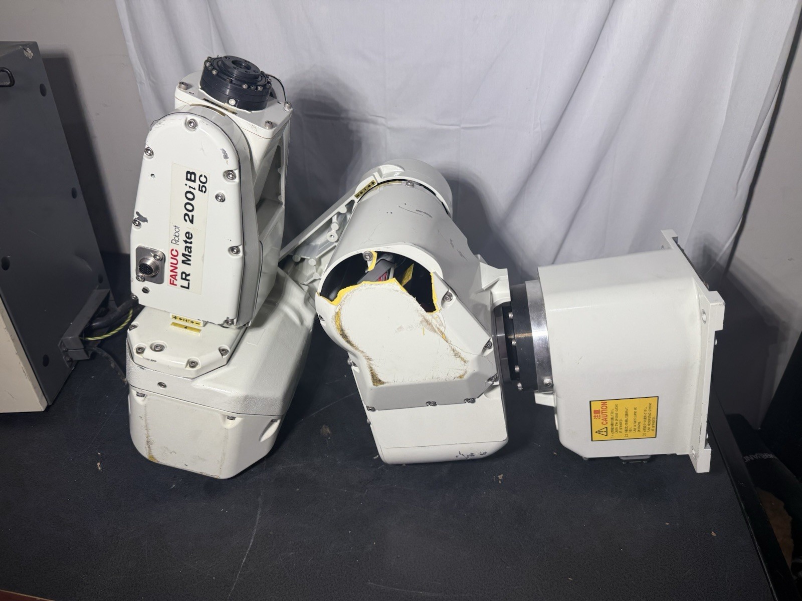 Fanuc LR Mate 200IB 5C With J3IB Mate Controller Untested