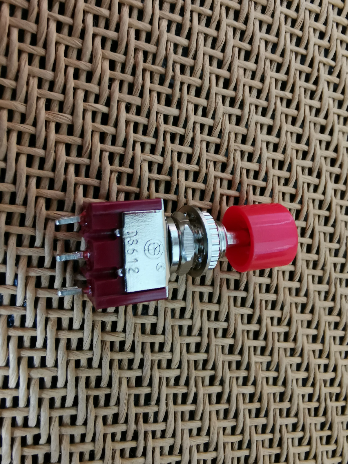 Precision Latching SPDT ON-ON Push Button Switch w Red Cap for 9v-12v-120v-250V