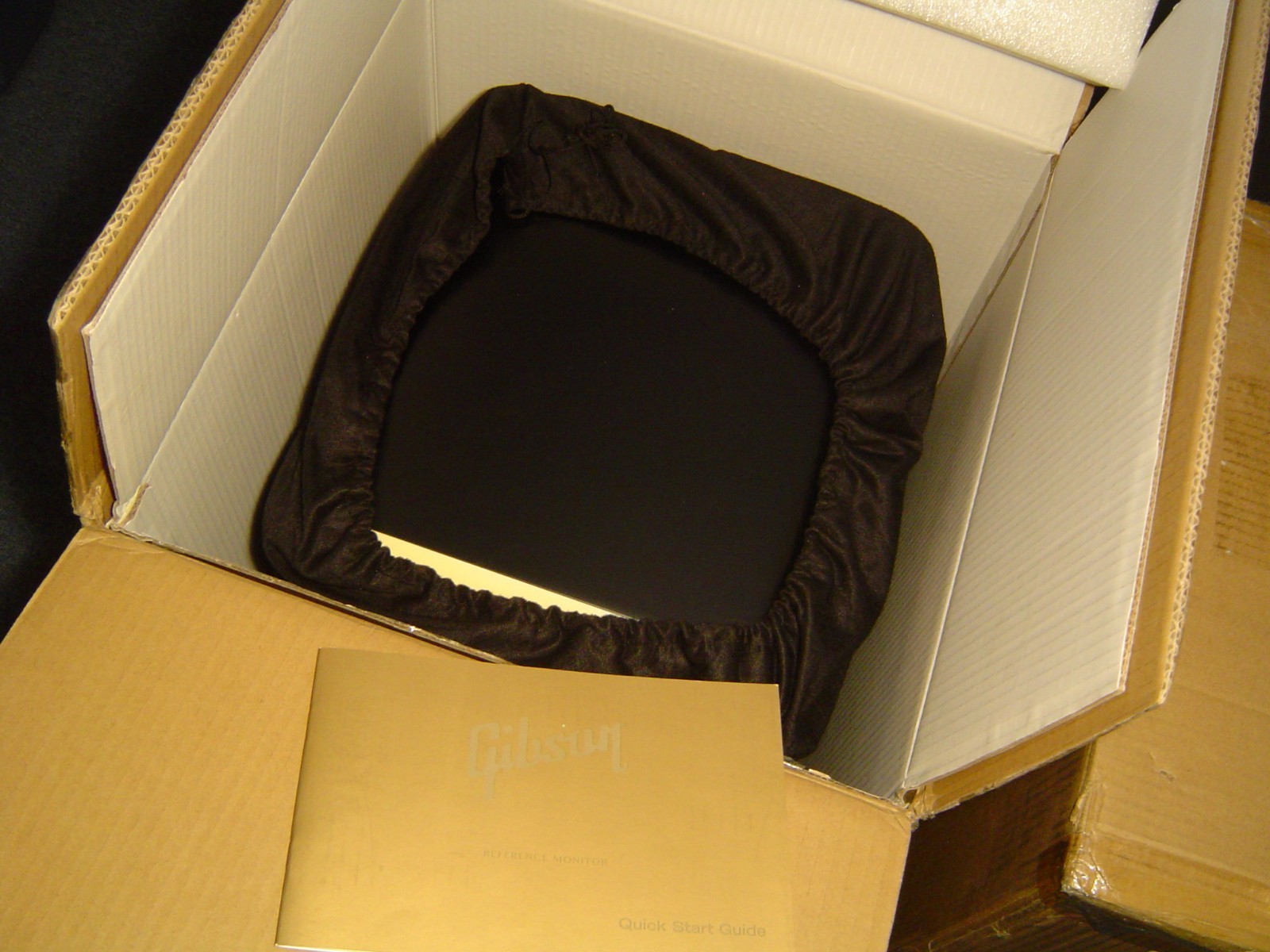 Gibson Les Paul LP8 Powered Studio Monitors BEAUTIFUL PAIR w/ original boxes