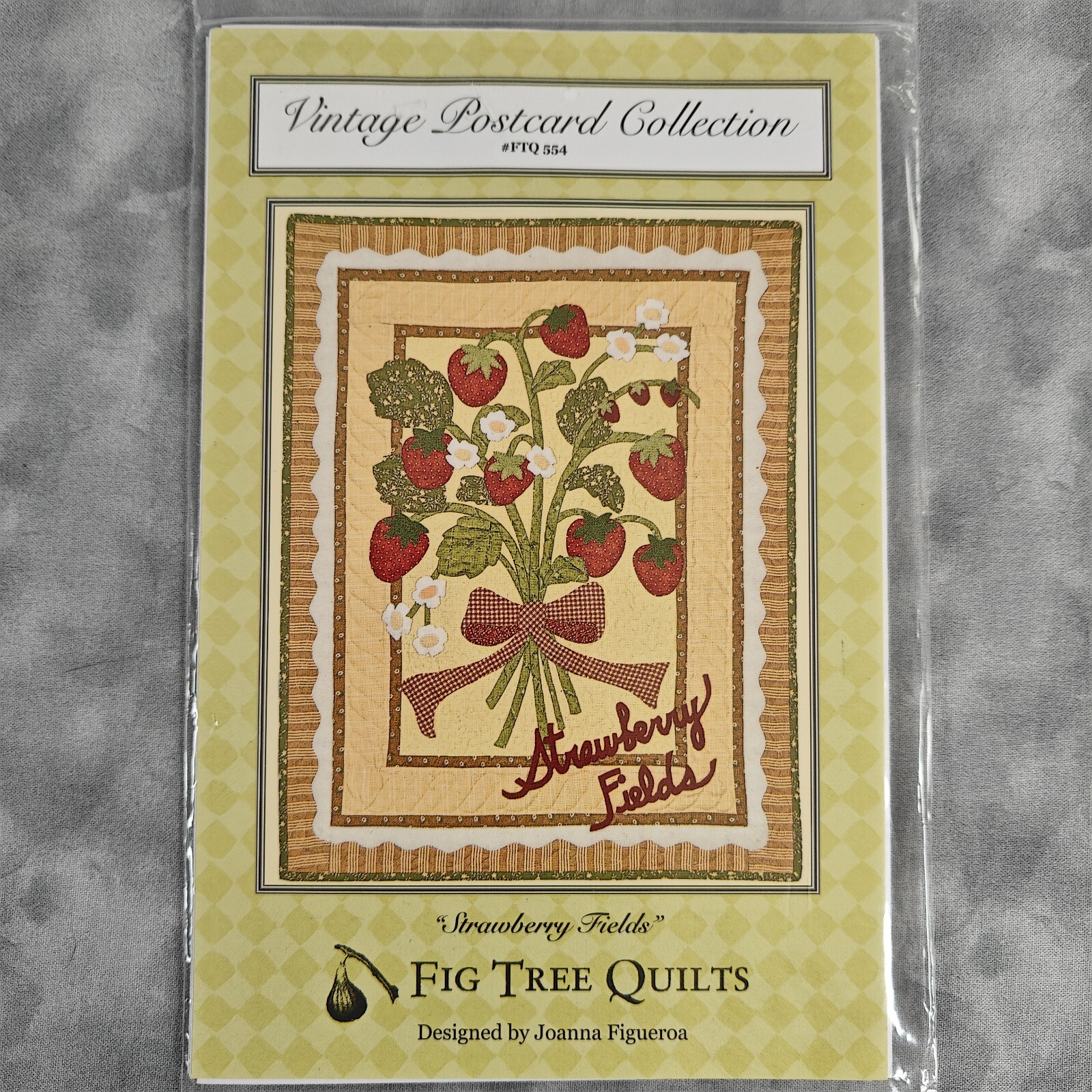 🧵 Fig Tree Quilts Pattern - Strawberry Fields 🍓 Vintage Wall Hanging