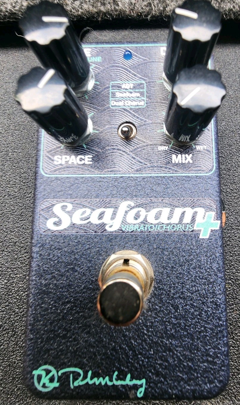 Keeley - Seafoam - Vibrato - Chorus - Guitar Effects Pedal