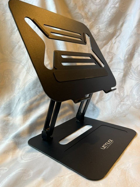 Urmust Black Aluminum Alloy adjustable laptop stand
