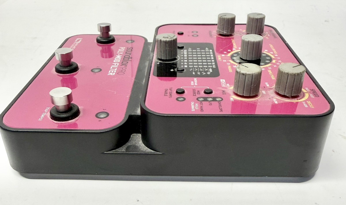 SOURCE AUDIO SOUNDBLOX PRO POLY-MOD FILTER EFFECT PEDAL W/ POWER CORD
