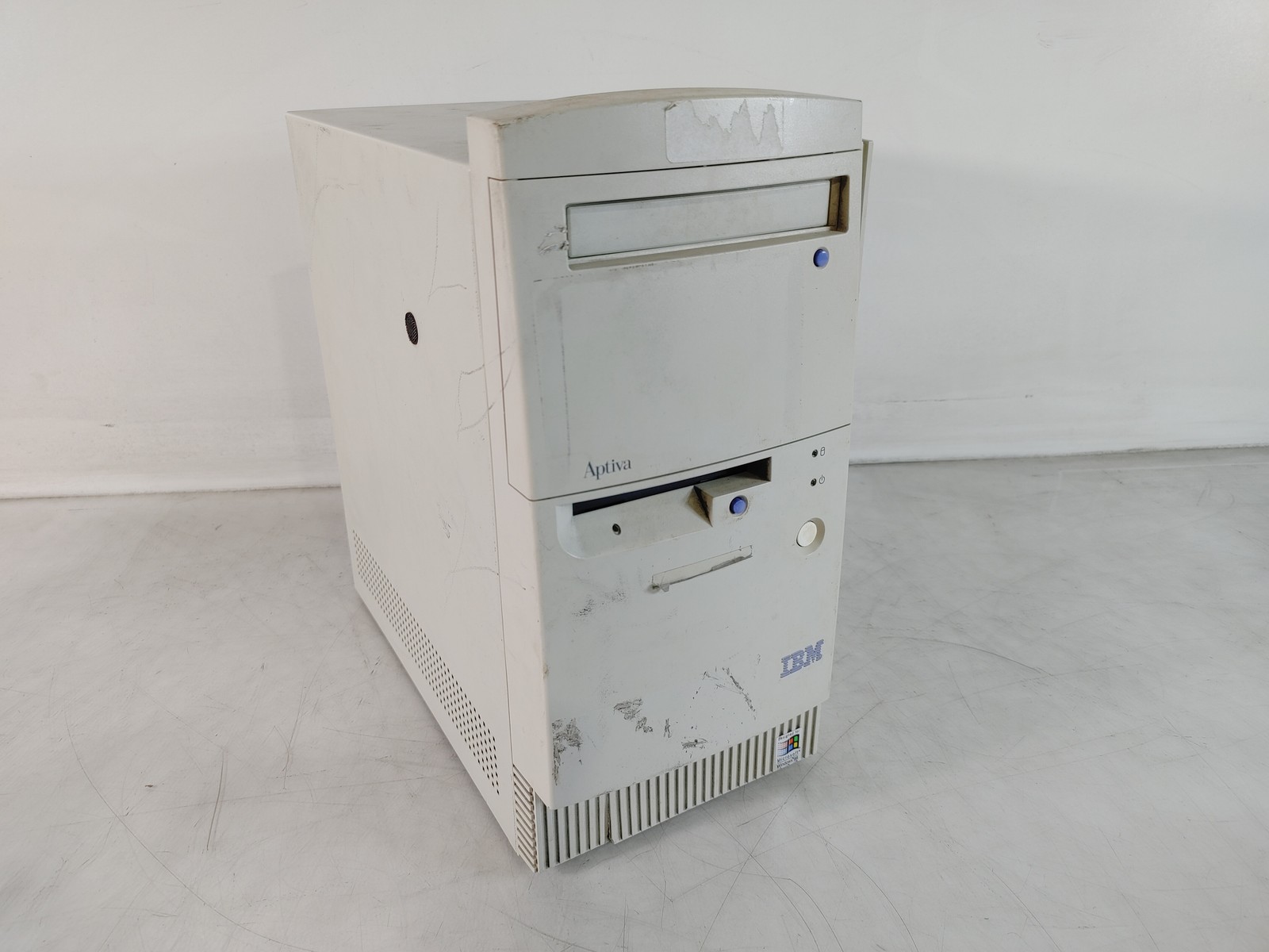Vintage IBM Aptiva 2158 AMD K6-2 400 MHz 128 MB SDRAM Desktop For Parts