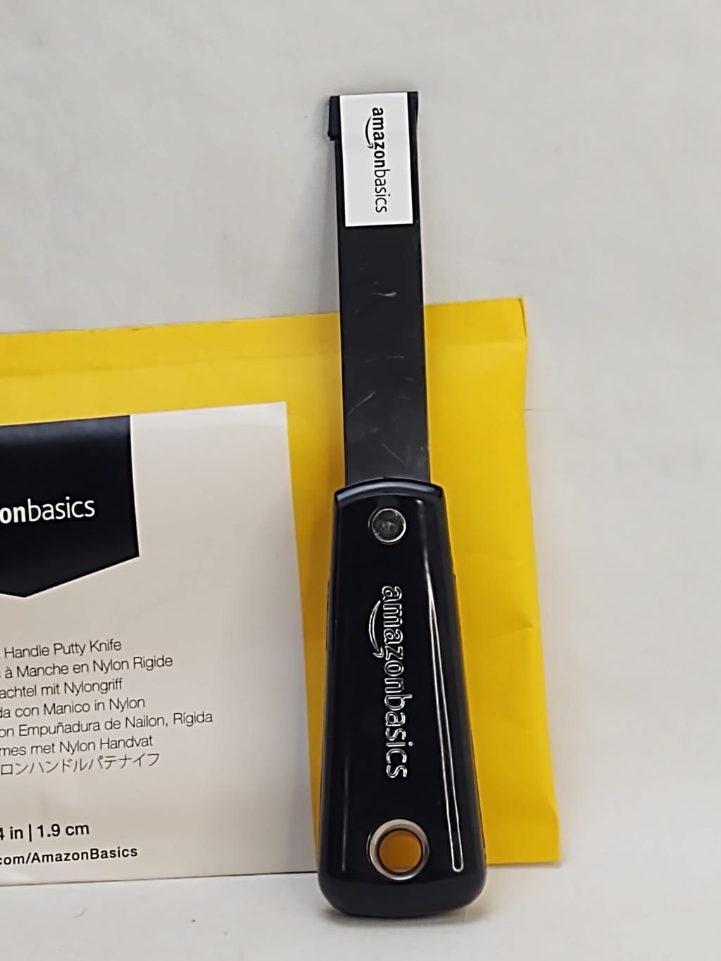 Amazon Basics 3/4" Stiff Nylon Handle Putty Knife