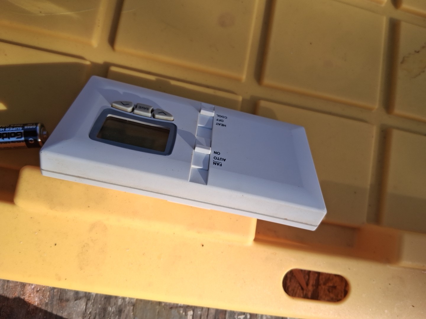 Lux Thermostat DMH110a