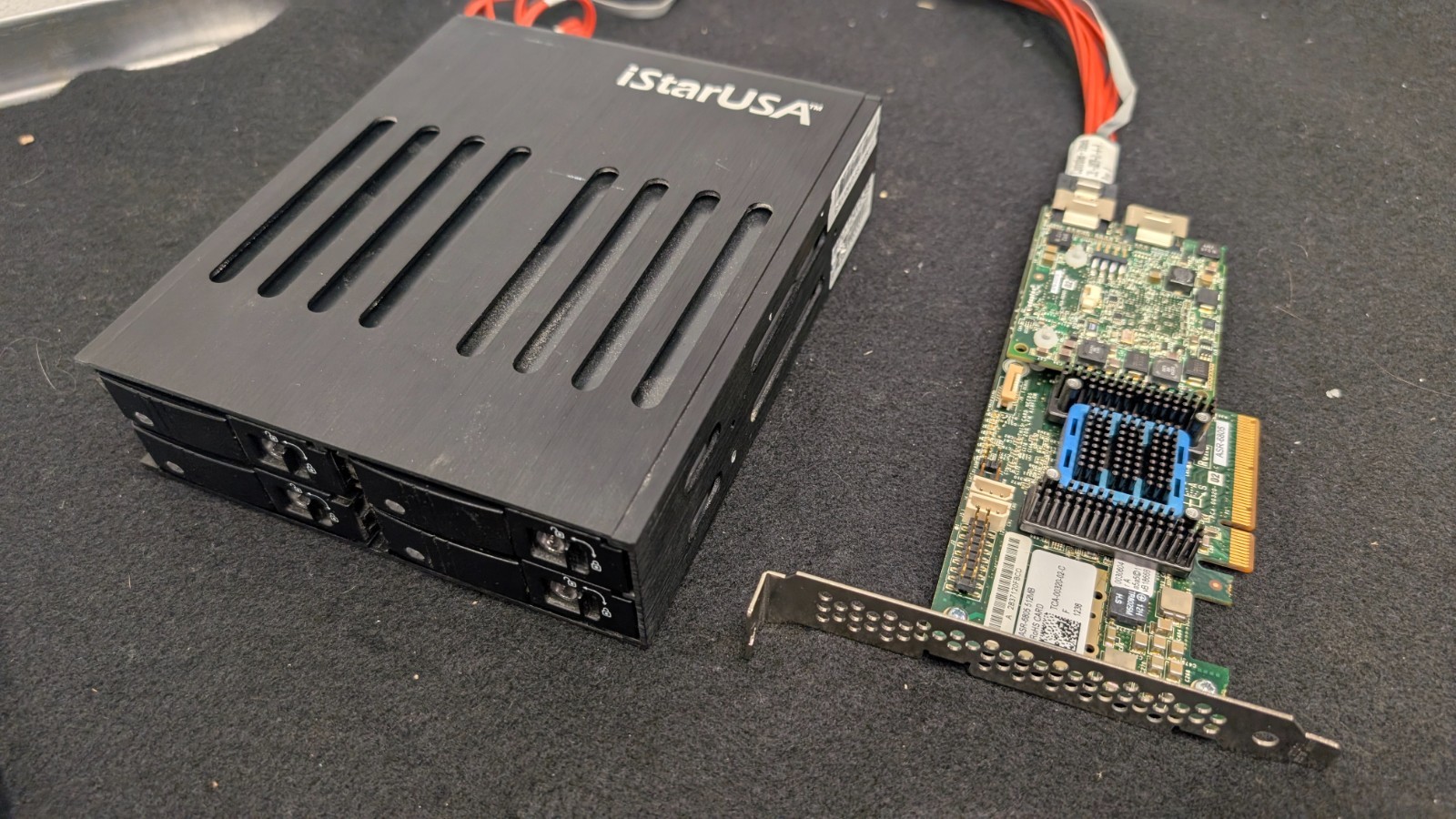 Adaptec ASR-6805 PCIe x8 512MB 8port RAID, iStarUSA BPU-124V2-SS 2.5" 4-Bay Cage