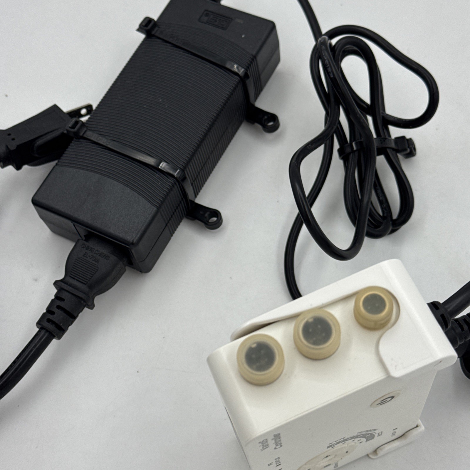 Reef Octopus Octo VarioS-6 Controllable Power Cable PRE-OWNED Powers On