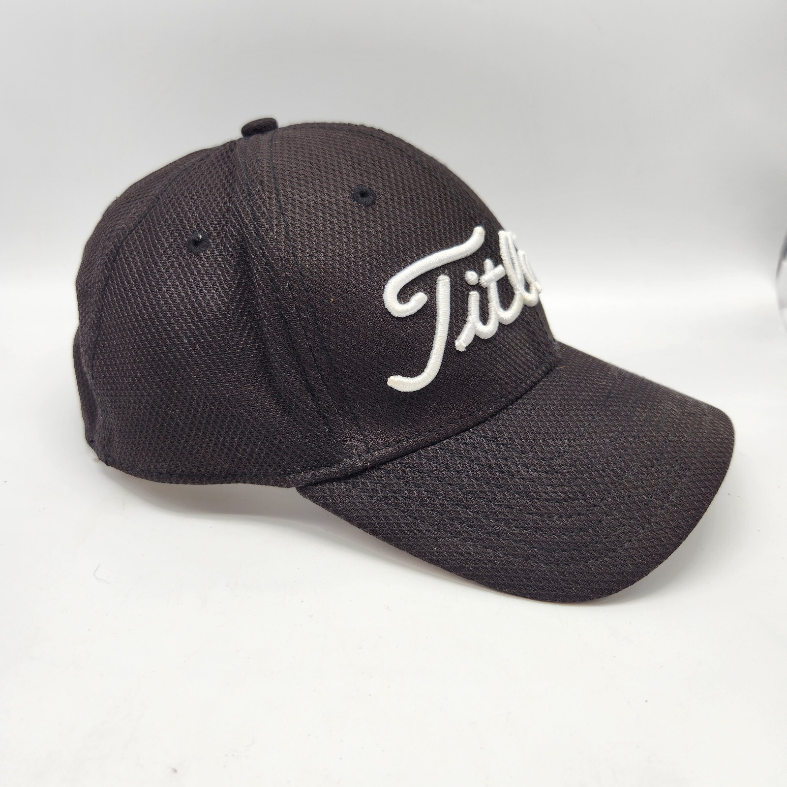 Titleist Golf Hat Cap Aflex Size Large/XL Black Polyester