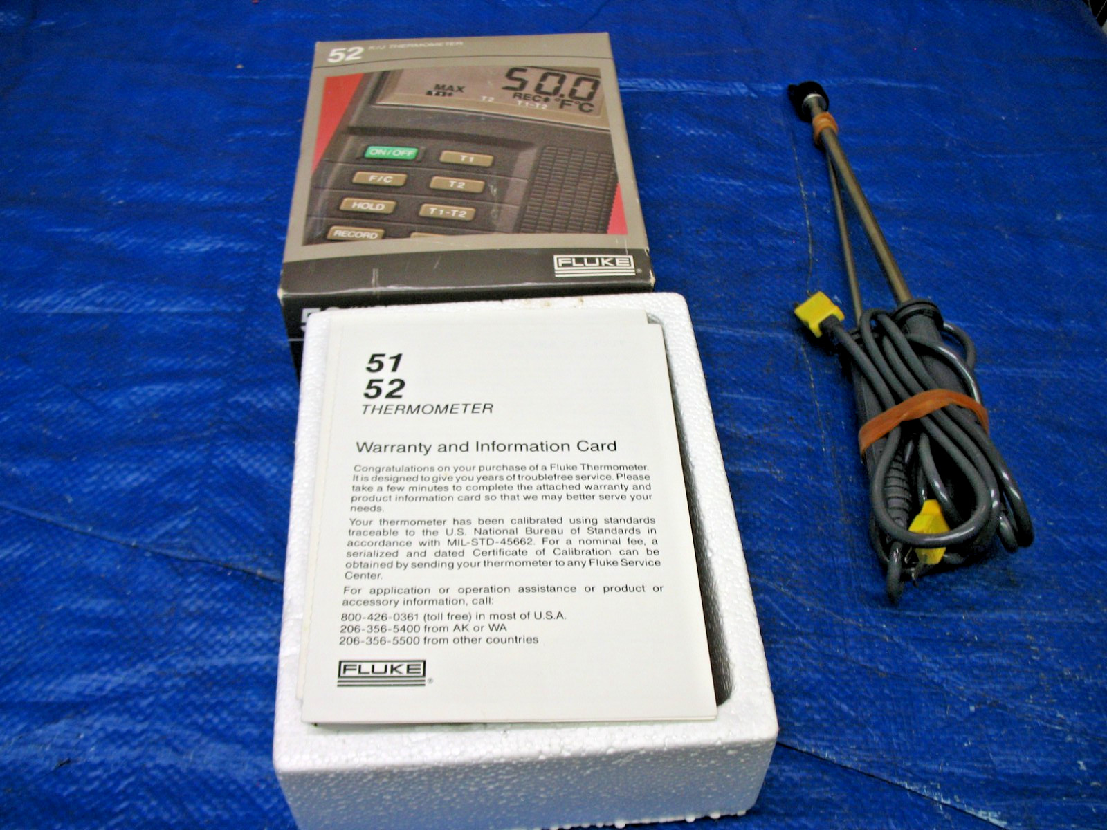 FLUKE THERMOMETER MODEL# 52 K/J DUAL-INPUT DIGITAL THERMOMETER w/probes