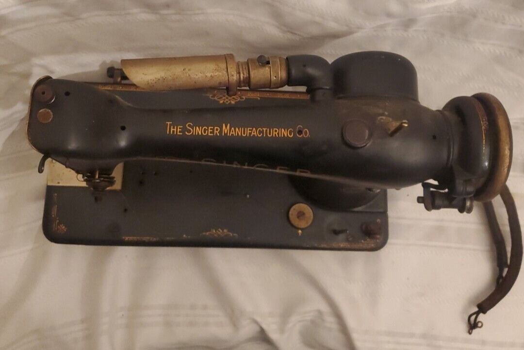 Vintage Singer Model 101 Sewing Machine - Motor works - For Refurbishment