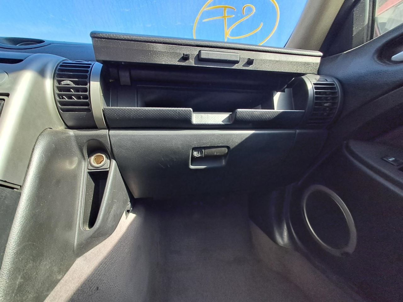 G35       2003 Glove Box 4874400