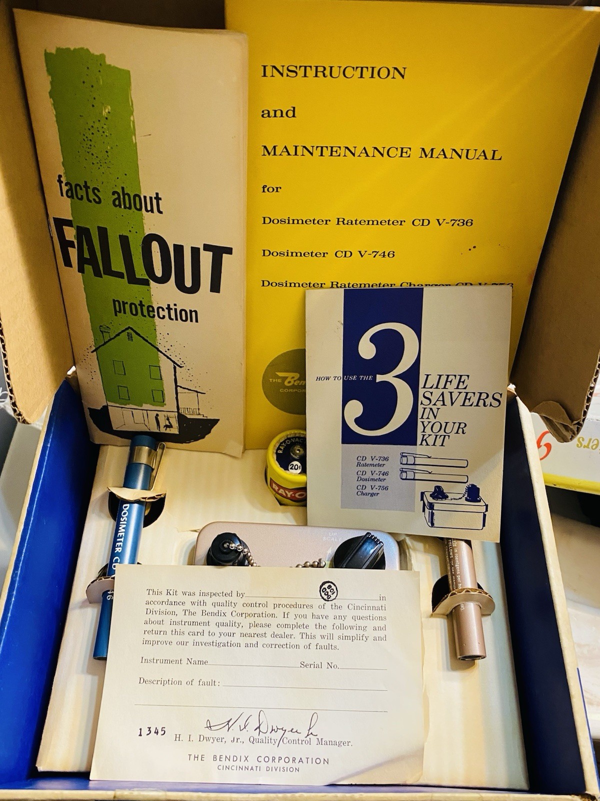 NOS/BOX Bendix Corp Family Radiation Measurement Kit Dosimeter Ratemeter Charger