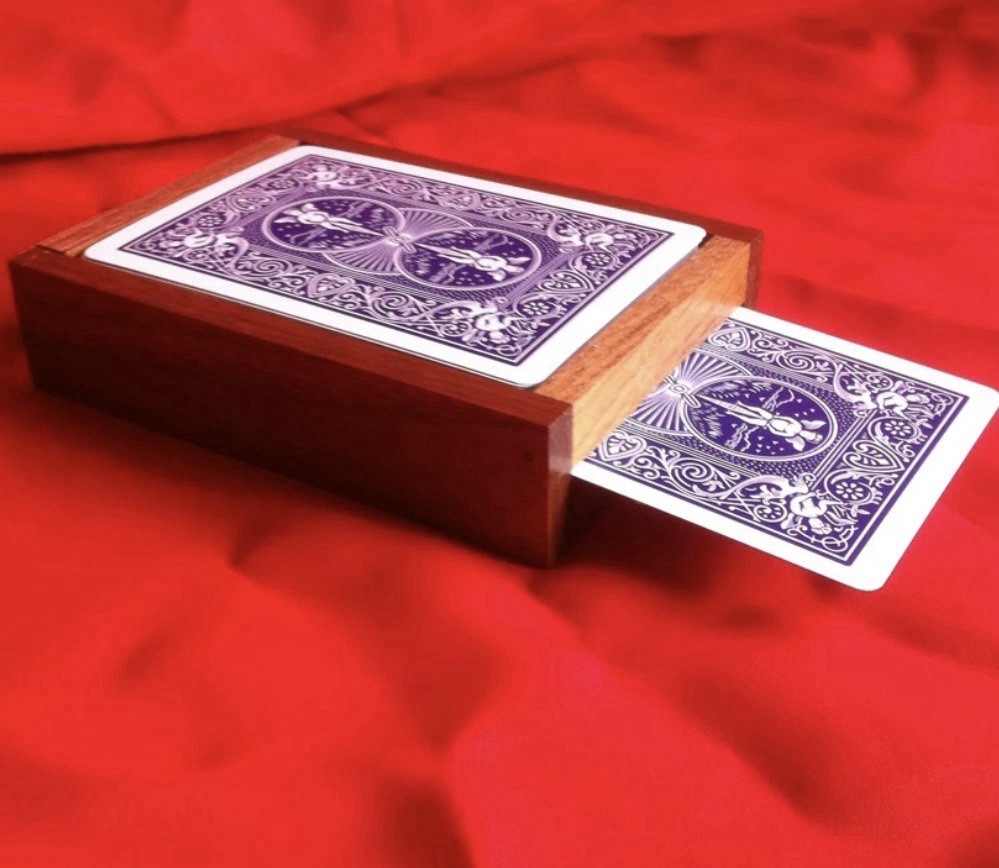 Ultima Deck Vanish Plus - Viking Magic Mfg - Card Trick -