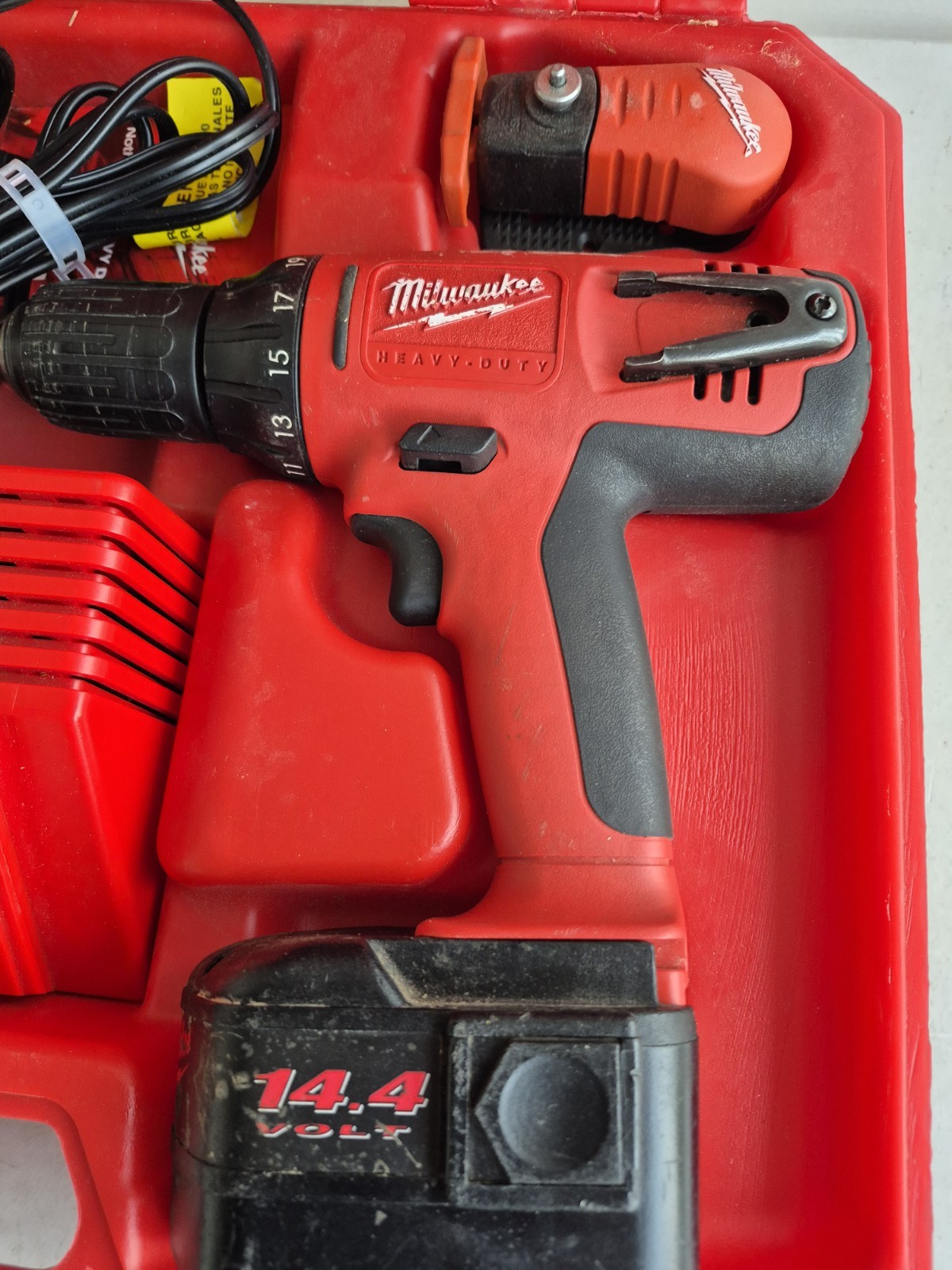 MILWAUKEE TOOLS DUO SET DRIVER DRILLS & 18 VOLT WORK LIGHT WITH MANUALS AND...