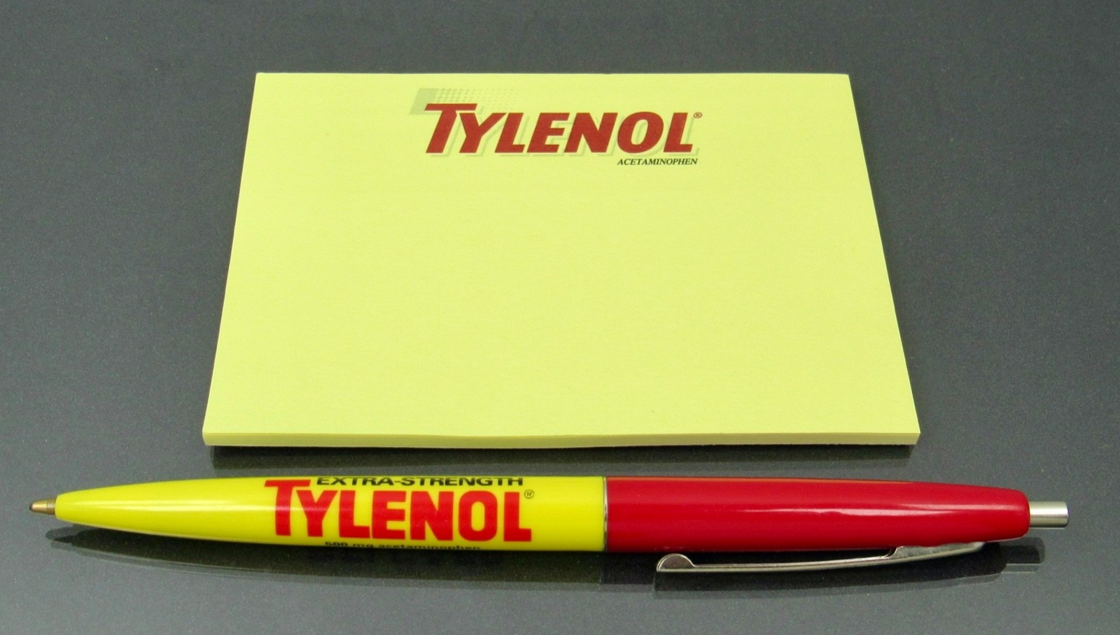 Tylenol Lot BIC Clic PEN + Sticky Pad Drug Rep Pharmaceutical Promo Advertising