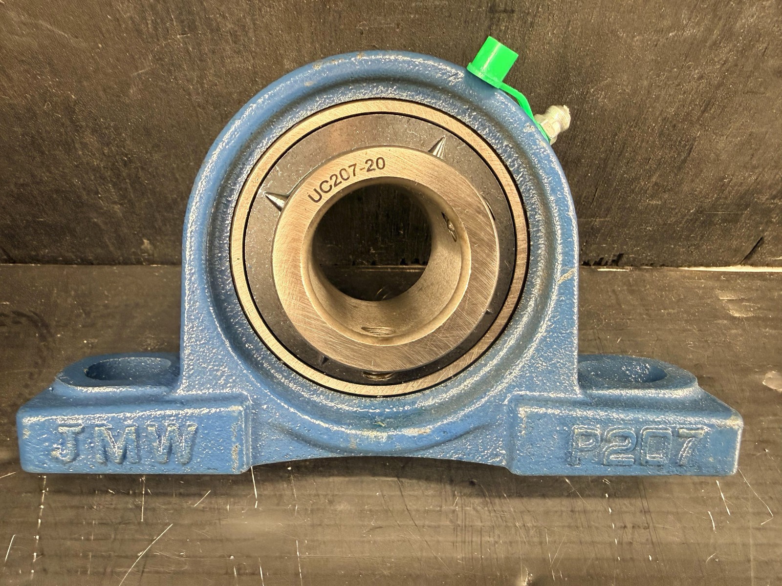 1 NEW JMW UCP207-20 2-BOLT PILLOW BLOCK BEARING NNB ***MAKE OFFER***