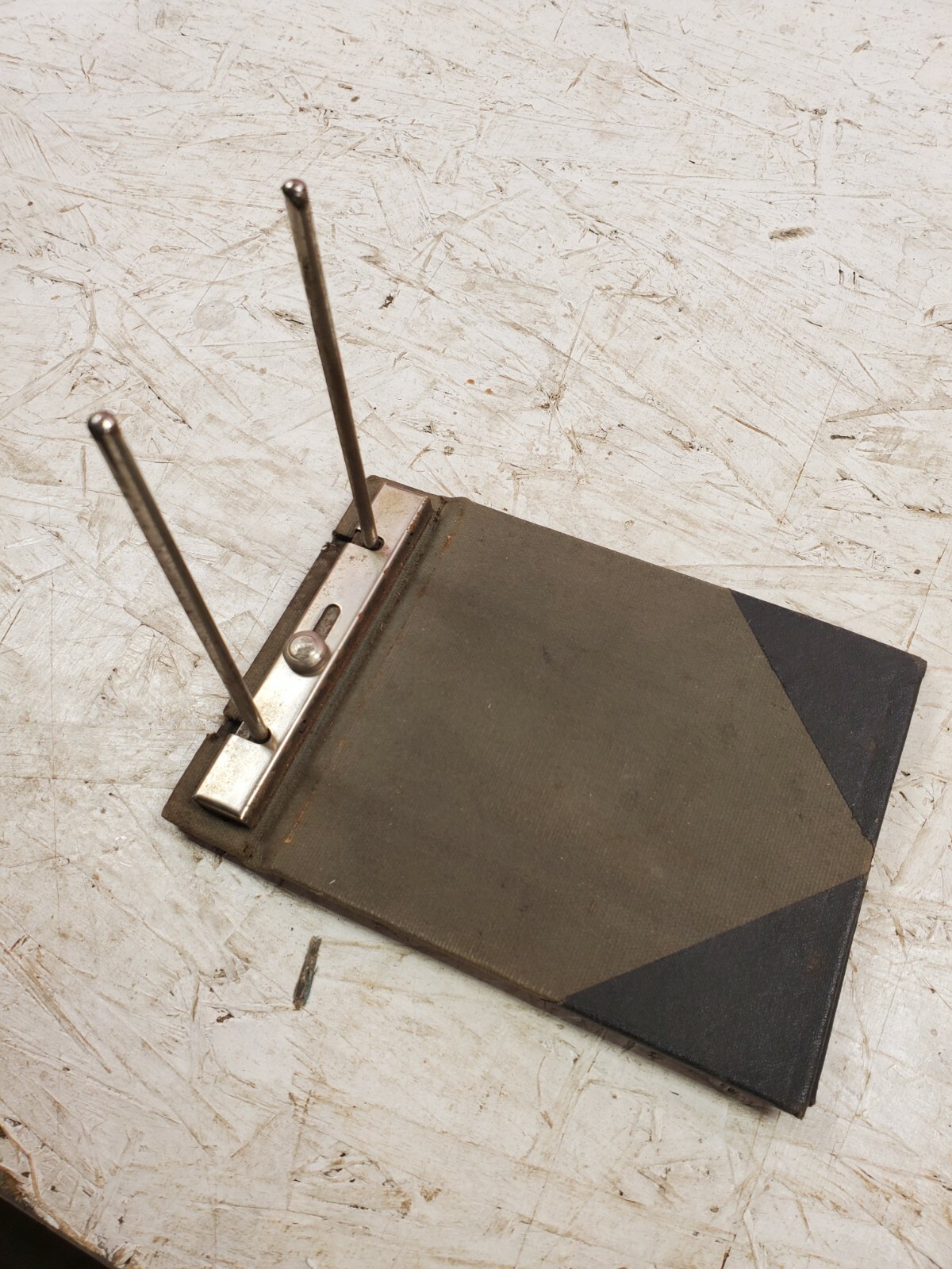 Vintage MCM Egry Automatic Adjustable Binder (b434)