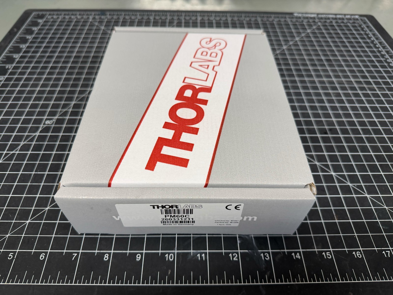 Thorlabs PM60C Fiber Optic Power Meter 800 - 1700mm, -70 dBm to 13 dBm (100 pW t