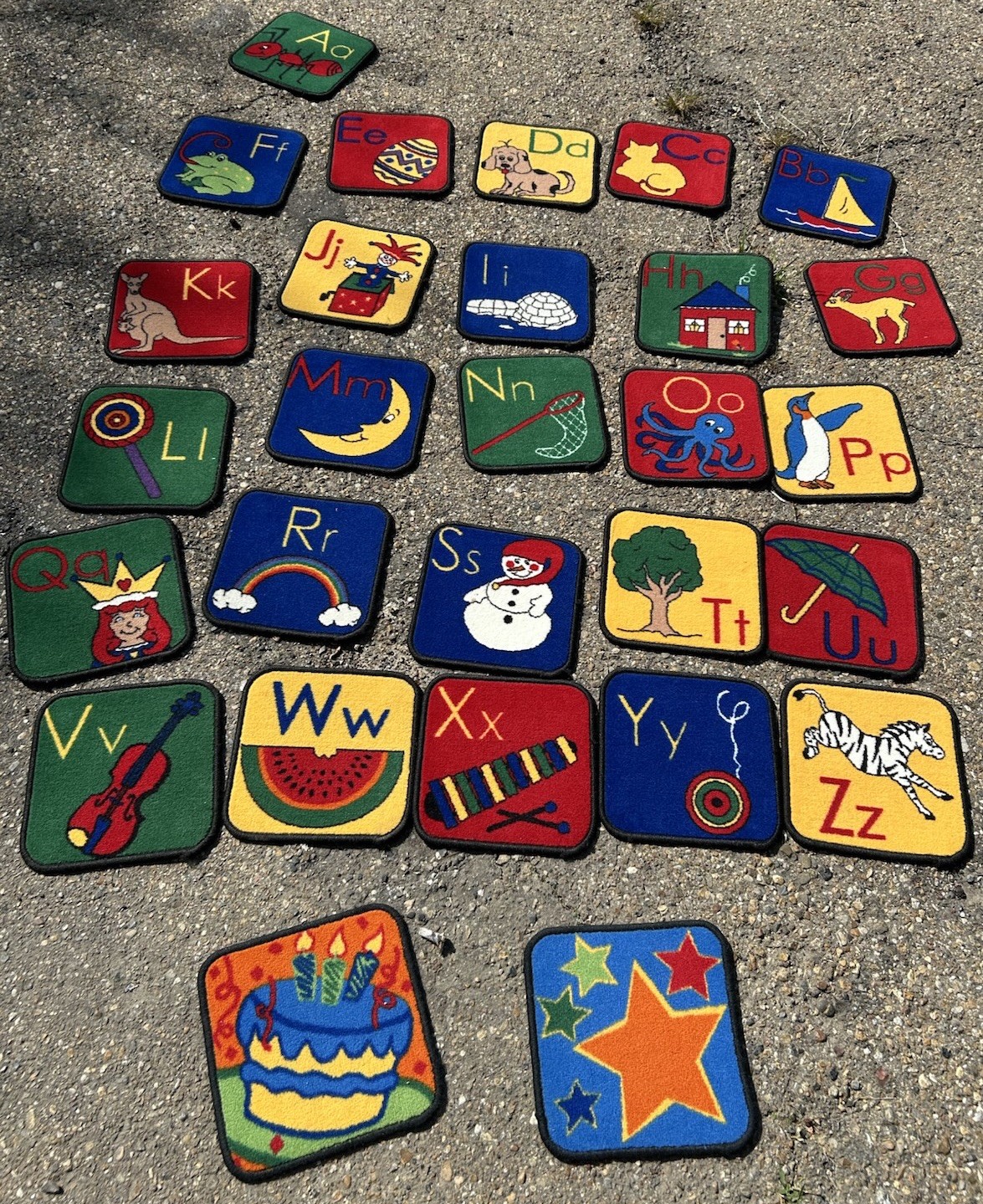 Carpets for Kids Set of 26 ABC Phonics Seating Squares 12 in Carpet  VGUC&CUTE