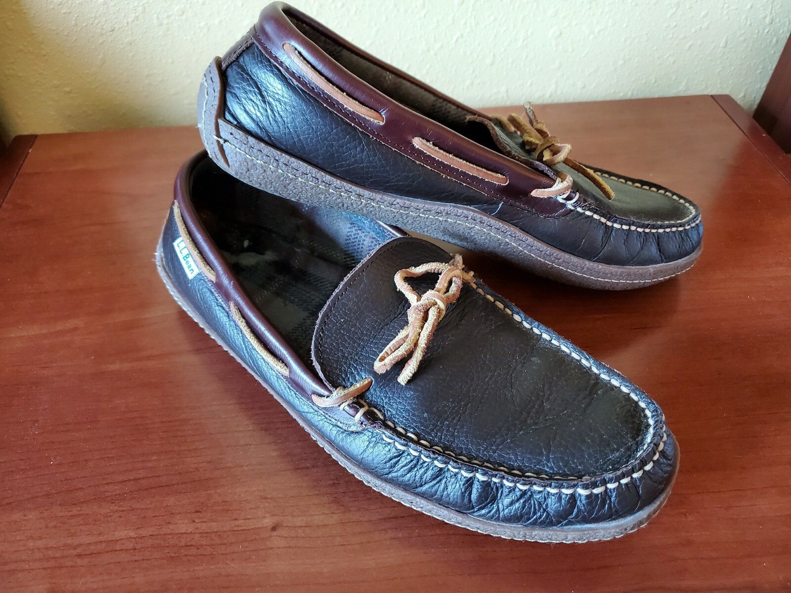 L.L. Bean Mens brown leather Slippers