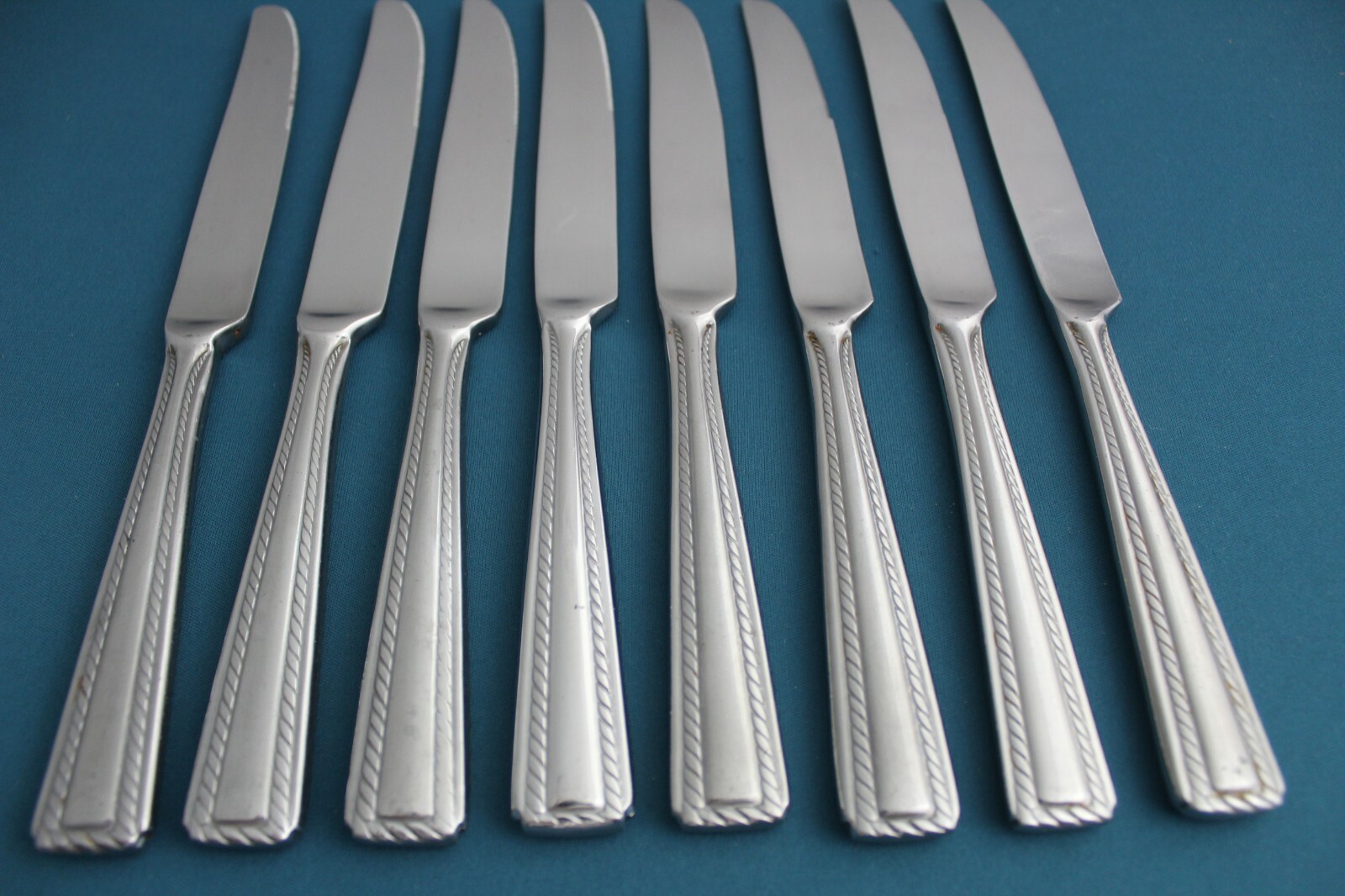 Oneida FLOURISH Dinner Knives Solid (Set of 8) Stainless Rope Outline 9 1/2"