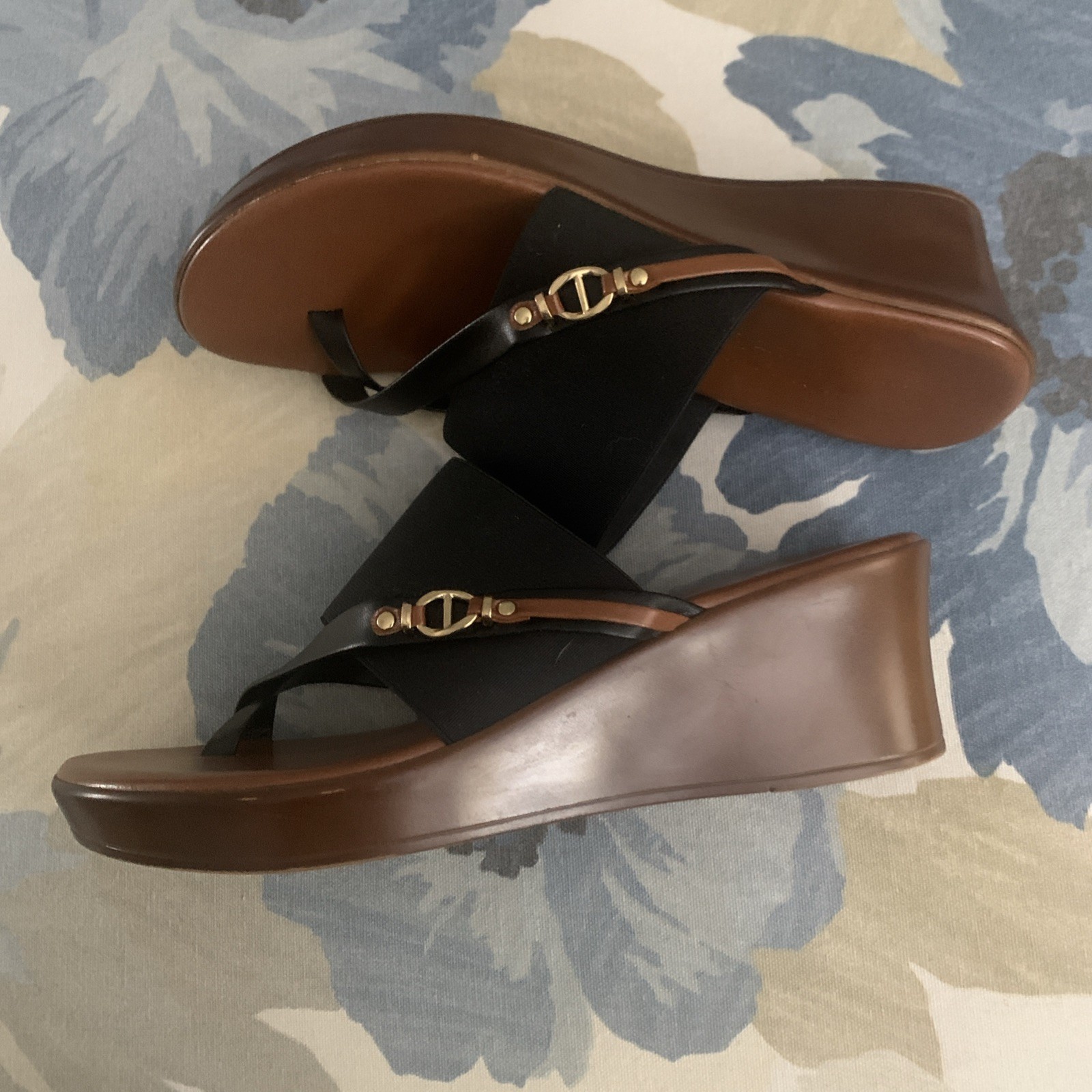 Italian Shoemakers Women's Neema Thong Sandals