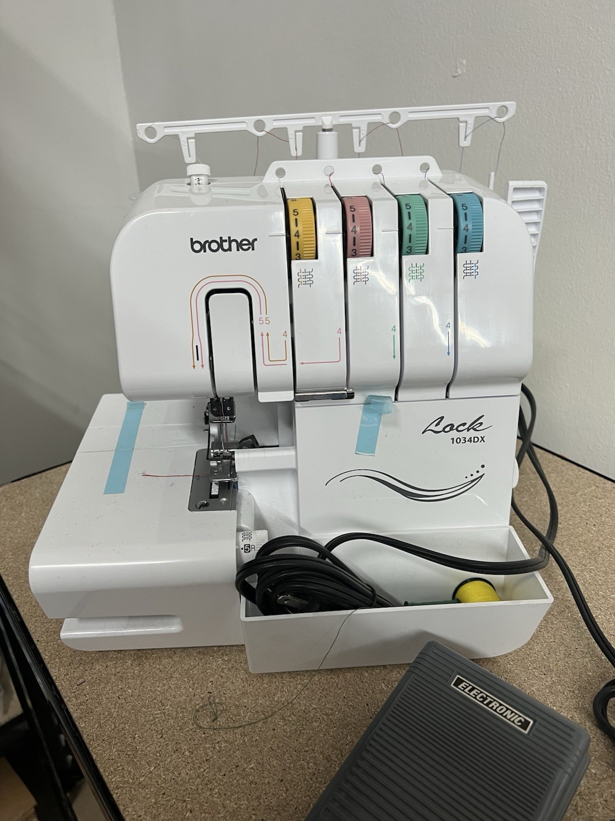Brother 1034D Serger - GREAT CONDITION - ORIGINAL BOX