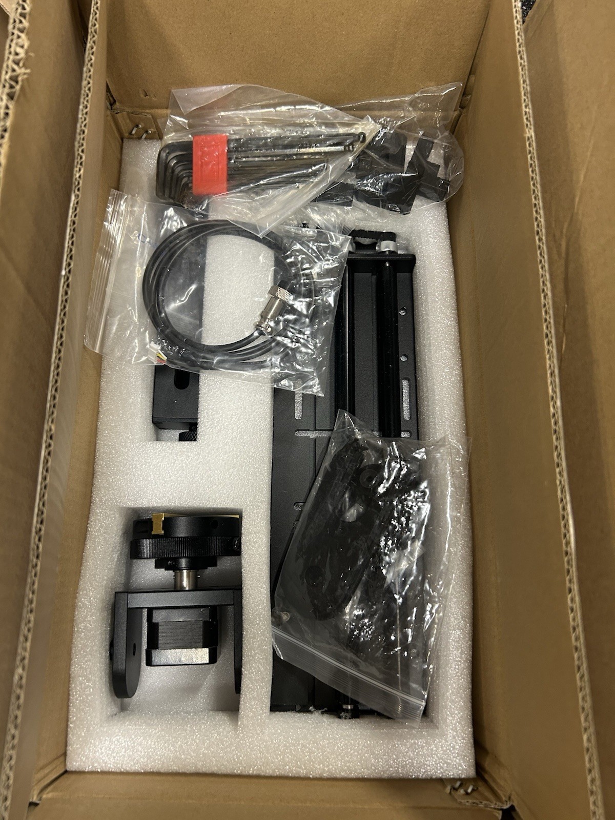 ComMarker R5 Multi-Functional Rotary For Laser Engraver with Crystal Cubes