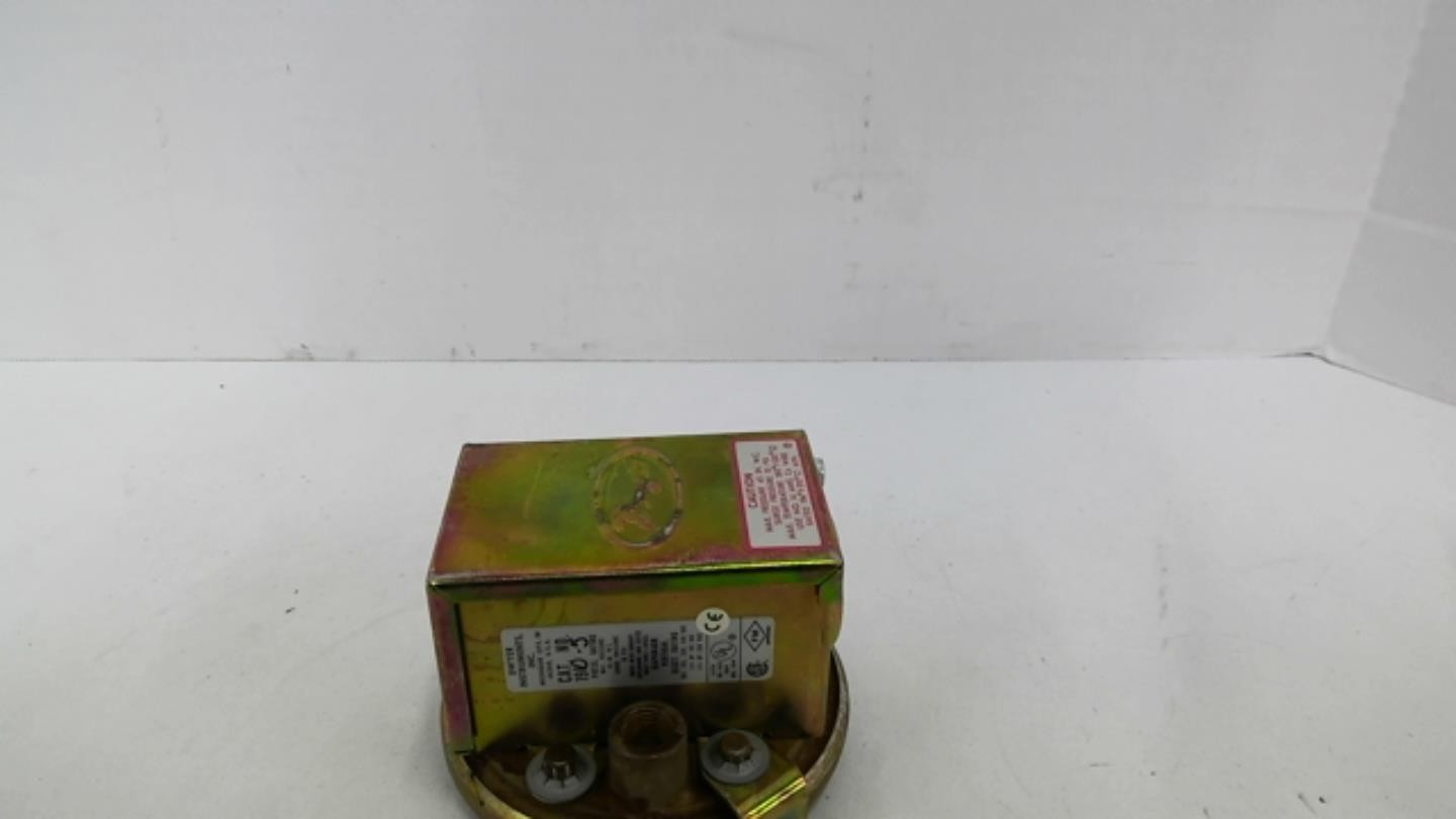 Dwyer 1910-5 Pressure Switch