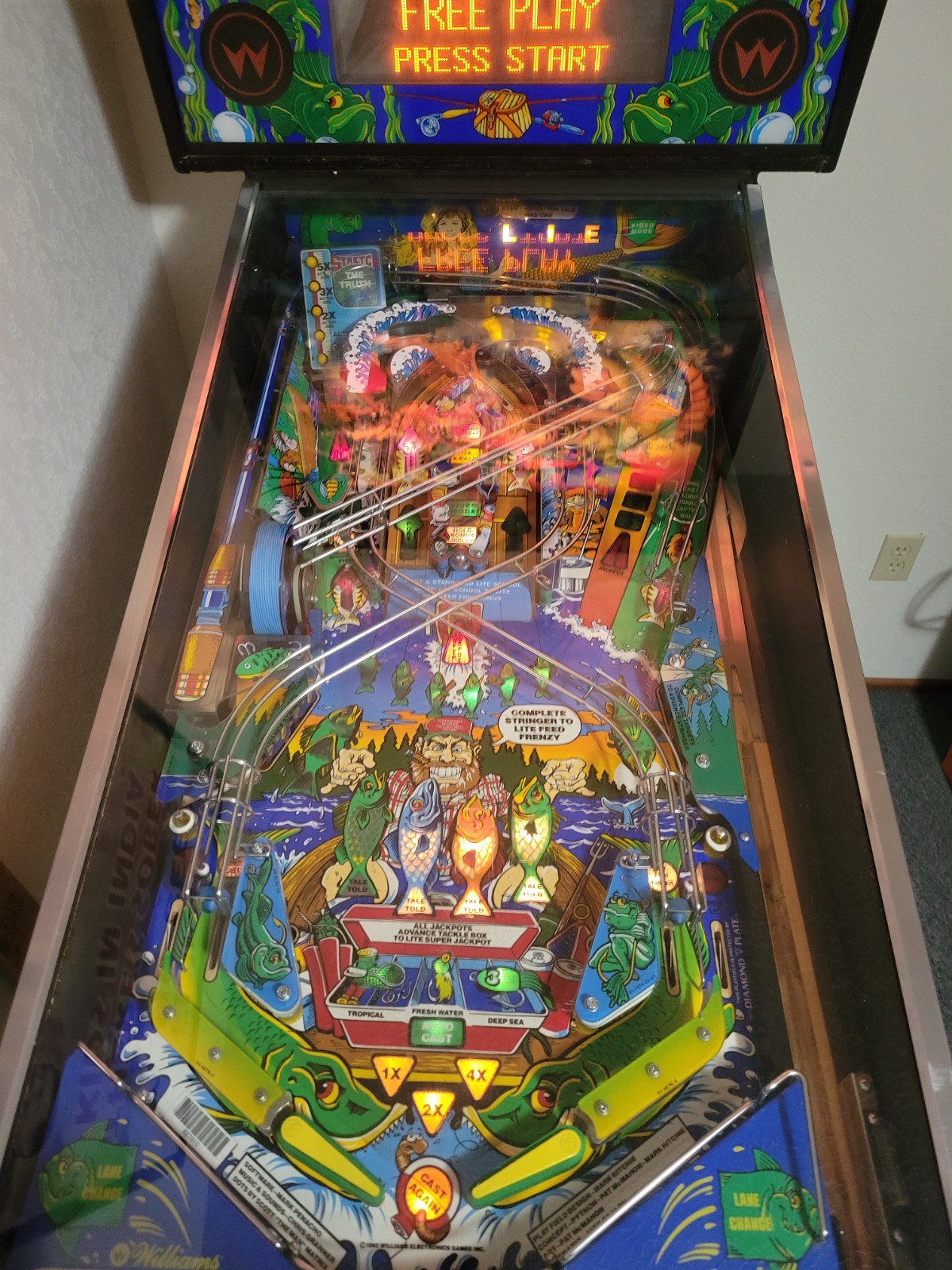 Fish Tales Pinball Machine, 1992