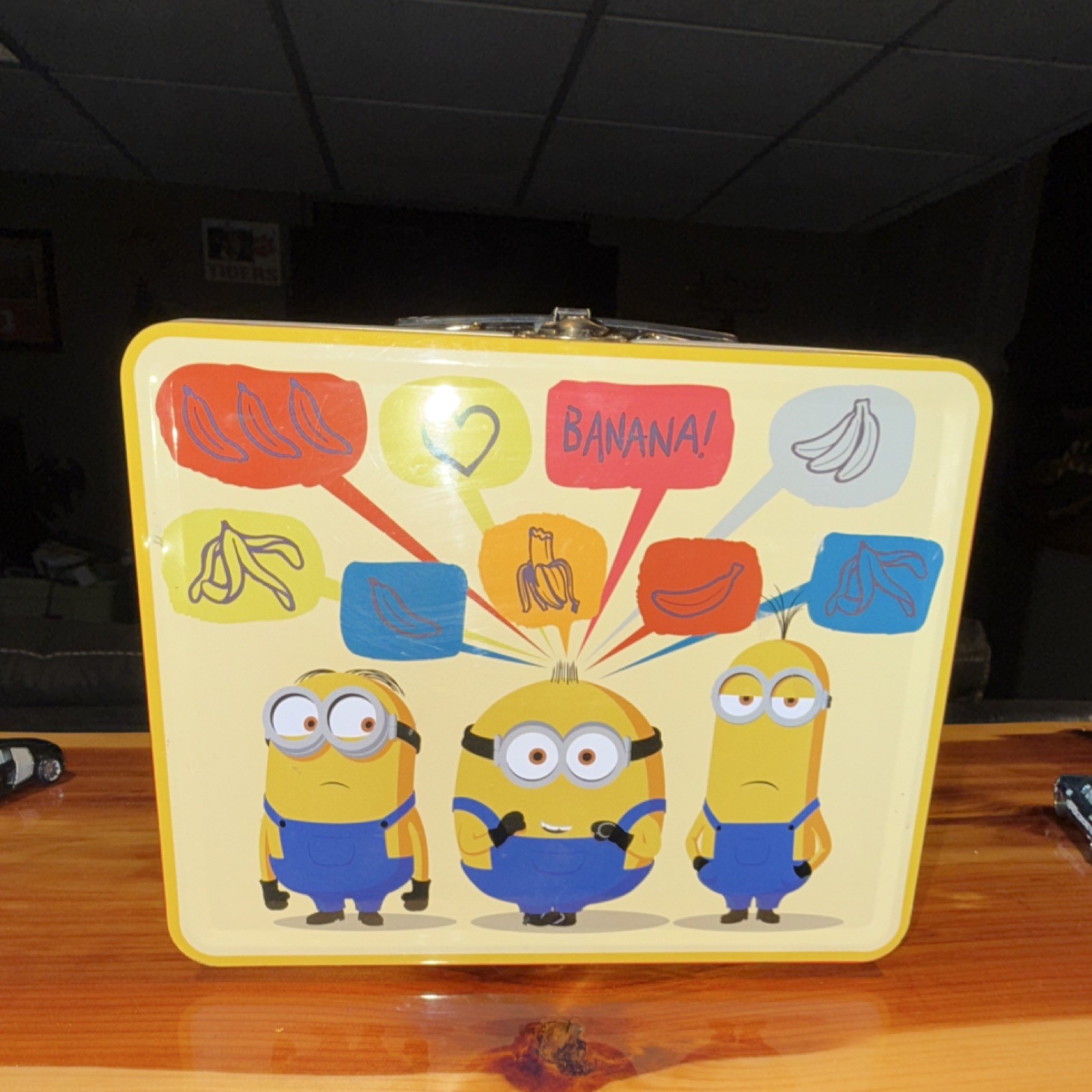Minions Metal Lunchbox Banana Design Despicable Me Yellow Red Collectible